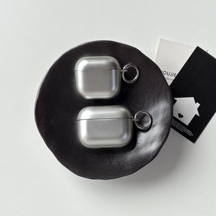 Fashion%20Simple%20Electroplated%20Silver%20Matte%20and%20Glossy%20Protective%20Earphone%20Case%20with%20Metal%20Ring%20for%20AirPods%205%201%202%203%204%20Pro2%20Pro3%20-%20Image%207