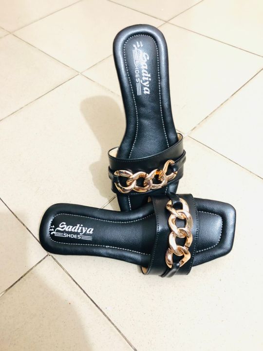 Ladies%20and%20Girls%20Daily%20Usable%20Fashionable%20Flat%20Shoes%20%7C%20Slim%20and%20Gorgeous%20Design%20Chain%20Style%20Womens%20Sandals%20%7C%20Girls%20Slips%20On%20Chain%20Sandals%20%20%7C%20Chain%20Slipper%20-%20Image%203