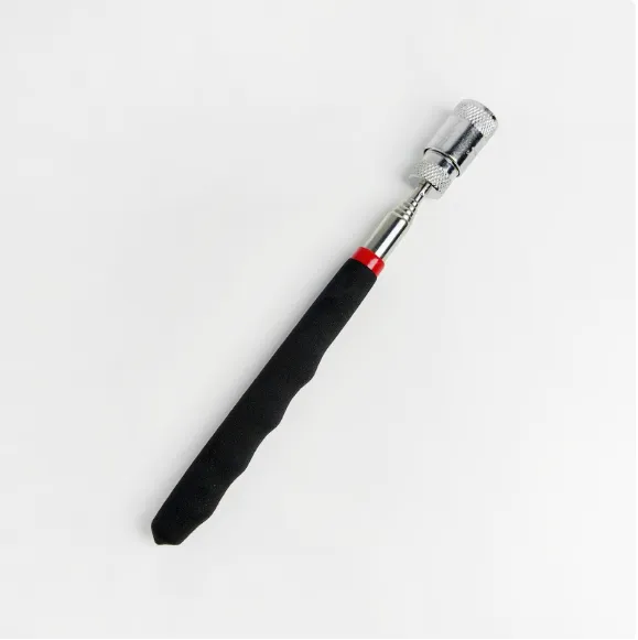 Telescopic%20magnet%20picking%20tool%20for%20hard%20to%20reach%20areas%20-%20Image%203