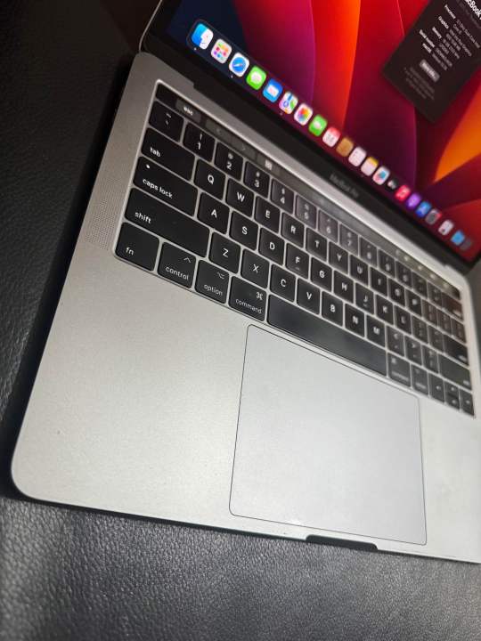 Apple%20MacBook%20Pro%2015inch%20/%2013inch%20%20i7/15%20%2016GB%20RAM%20500GB%20SSD%20with%20touchbar%20-%20Image%205