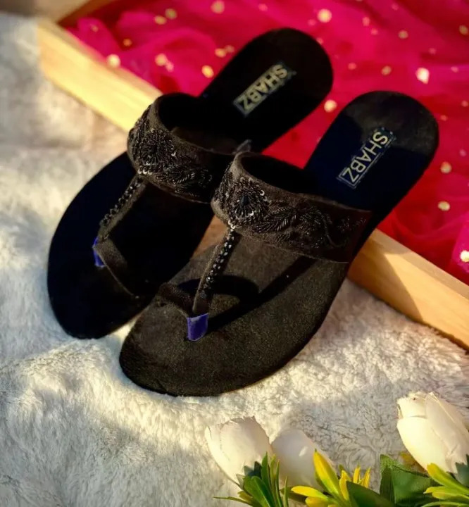 kalhapuri%20style%20slippers%20-%20Image%205