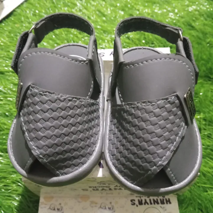 new%20born%20baby%20baba%20sandals/kids%20peshawari%20sandals/peshawari%20sandals%20for%20baba%20-%20Image%202