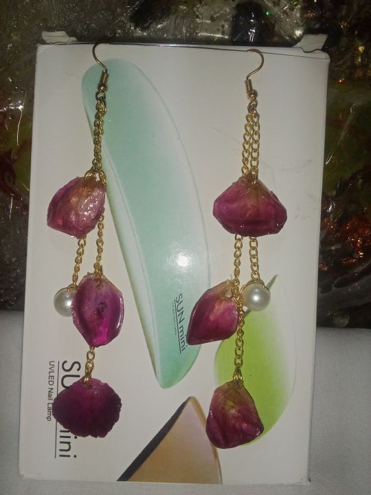 Resin%20Art%20Earrings,%20Jhumka%20Hand%20made%20with%20Love%20%E2%9D%A4%EF%B8%8F%0AUMMI%20CRAFTS%20aap%20ko%20beautiful,%20unique%20aur%20high-quality%20handmade%20Resin%20Art%20products%20available.%20-%20Image%207