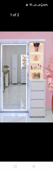 luxurious long lighting mirror dressing table