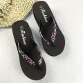 1pc Women's Flower Pattern Fashion Flip Flops Non-slip Lightweight Beach Platform Slippers Women's Footwear Breathable Open Toe. 