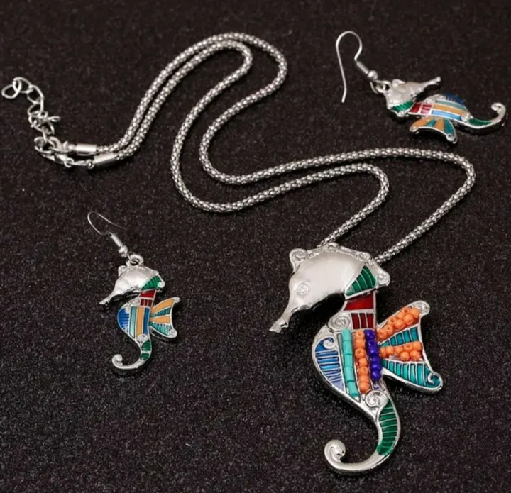 colorful%20beaded%20seahorse%20pendent%20with%20earrings%20set%20-%20Image%204