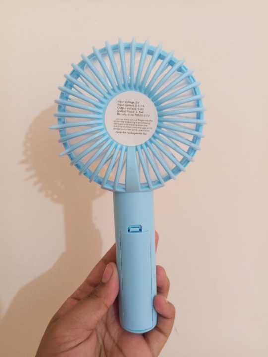 Portable%20Mini%20Rechargeable%20Fan%20%E2%80%93%20Ideal%20for%20Indoor%20&%20Outdoor%20Use,%20Travel-Friendly%20-%20Image%206