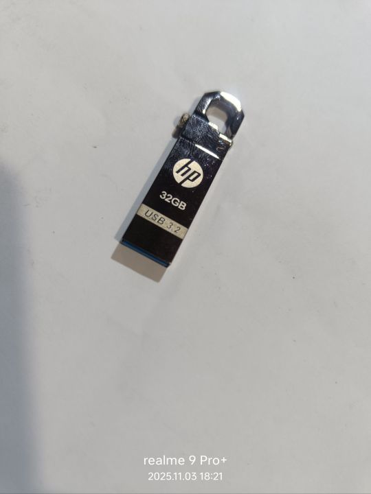 HP%20USB%20Flash%20Drive%20v250w%20(32GB%20/%2064GB)%20-%20Image%204