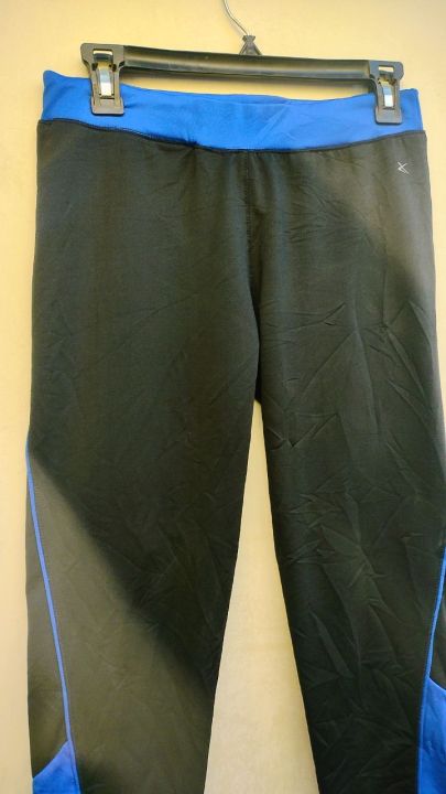 women's%20gym%20and%20sports%20legging%20crop%20pants%20-%20Image%206