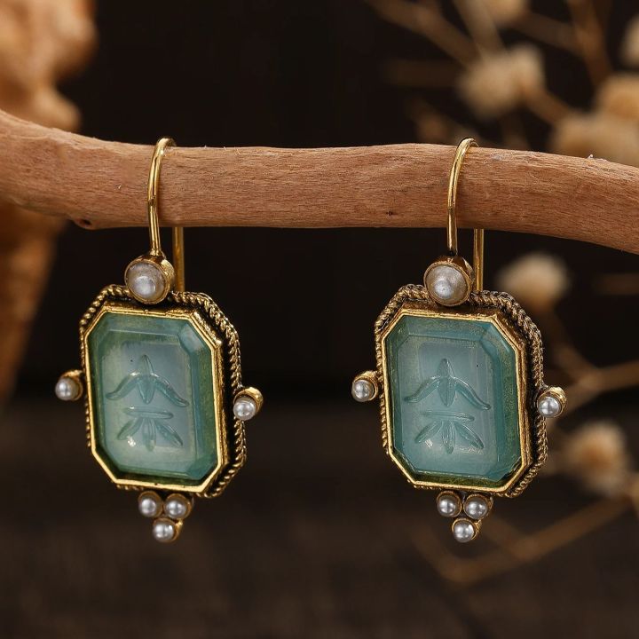 Elegant%20Vintage%20Geometric%20Pearl%20Pendant%20Drop%20Earrings%20Women%20Exquisite%20Hanging%20Piercing%20Earring%20Wed%20Bridal%20Jewelry%20Gift%20-%20Image%206