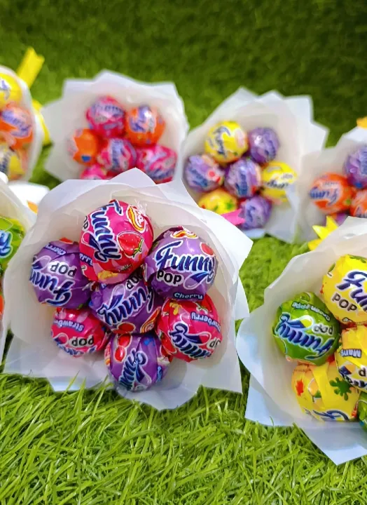 Mini%20Candy%20/%20Lollipop%20Bouquet%20%E2%80%93%20Cute%20Gift%20for%20Kids%20&%20Surprises%20-%20Image%204