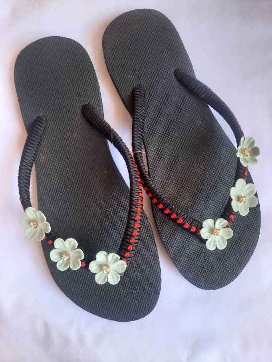 Flip%20Flops%20/%20Ladies%20Slipper%20with%20cute%20small%20flowers%20-%20Image%202