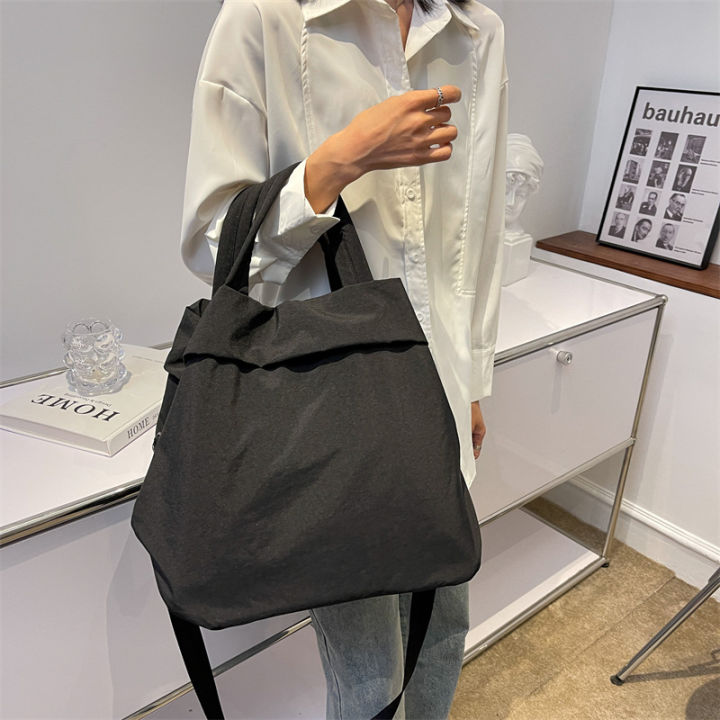 Ultra%20Lightweight%20Large%20Baby%20Diaper%20Bag%20Nylon%20Women%20Handbag%20Mommy%20Shoulder%20Crossbody%20Bag%20Multifunctional%20Travel%20Tote%20for%20Mom%20-%20Image%203