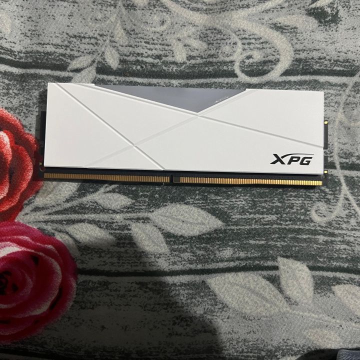 XPG Spectrix D50 3200Mhz 8gb DDR4 RAM - ( no box ) 10/10 New Condition