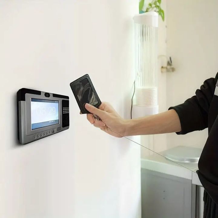 ID%20card%20case%20PU%20leather%20ID%20card%20holder%20with%201%20transparent%20ID%20window,%20detachable%20neck%20strap%20and%20extendable%20carabiner%20keychain%20-%20Image%204