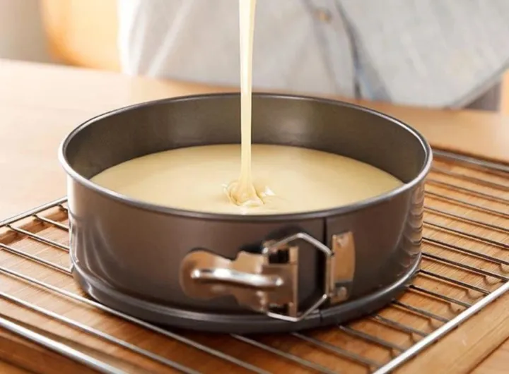 Carbon%20Coat%20Non%20Stick%20Cake%20Baking%20Tray%20-%20Image%206