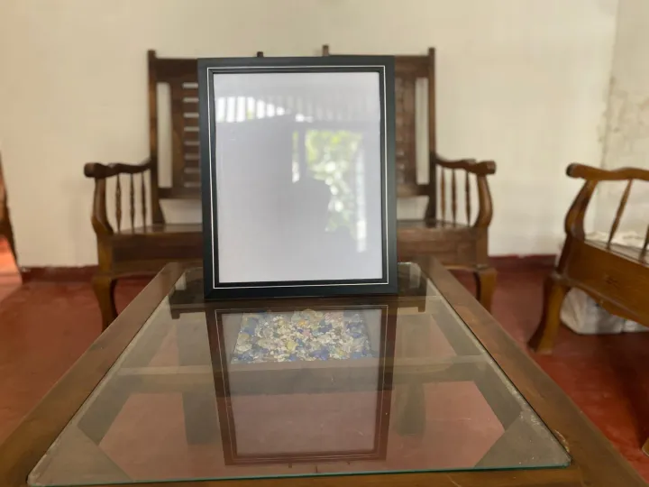 12%C3%9715%20inch%20size%201"%20Brown%20Gold-Lined%20Photo%20Frame%20%E2%80%93%20Elegant%20Wall%20&%20Tabletop%20Decor%20for%20Home%20&%20Office%20and%20best%20for%20Convection/Graduation%20photo%20-%20Image%206