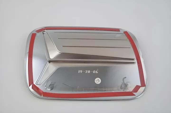 Toyota%20prius%202018-2022%20fuel%20tank%20Carbon%20&%20Chrome%20cover%20ABS%20fibre%20metarial%20high%20quality%20-%20Image%206