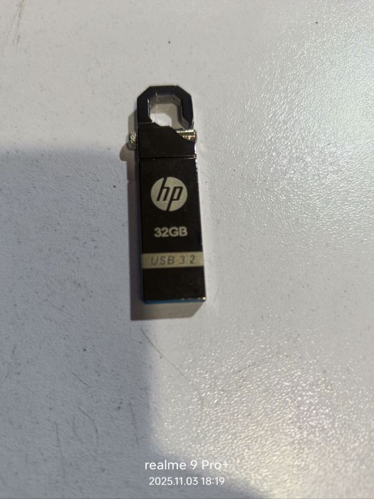 HP%20USB%20Flash%20Drive%20v250w%20(32GB%20/%2064GB)%20-%20Image%203