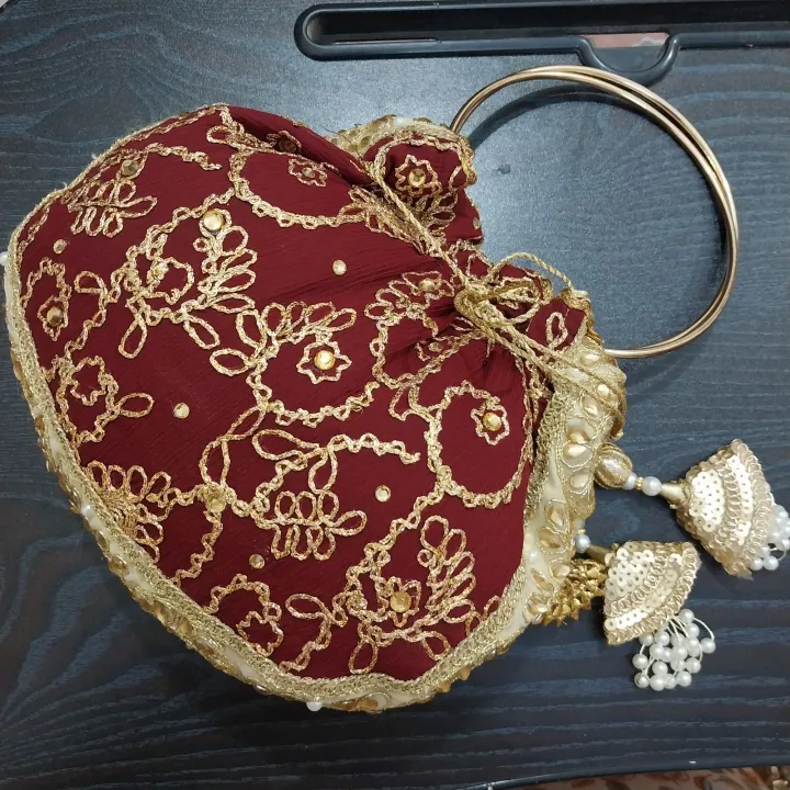 latest%20potli%20pouch%20purse%20clutch%20bag%20with%20round%20metal%20handle%20-%20Image%208