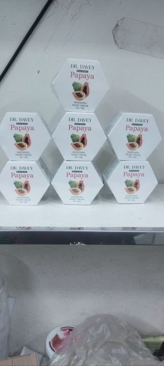Papaya%20Night%20Cream%20-%20Image%203