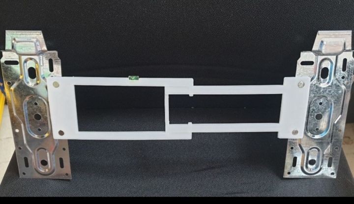 Universal%20Indoor%20hanging%20Bracket%20For%20Split%20Air-condioner%20-%20Image%204