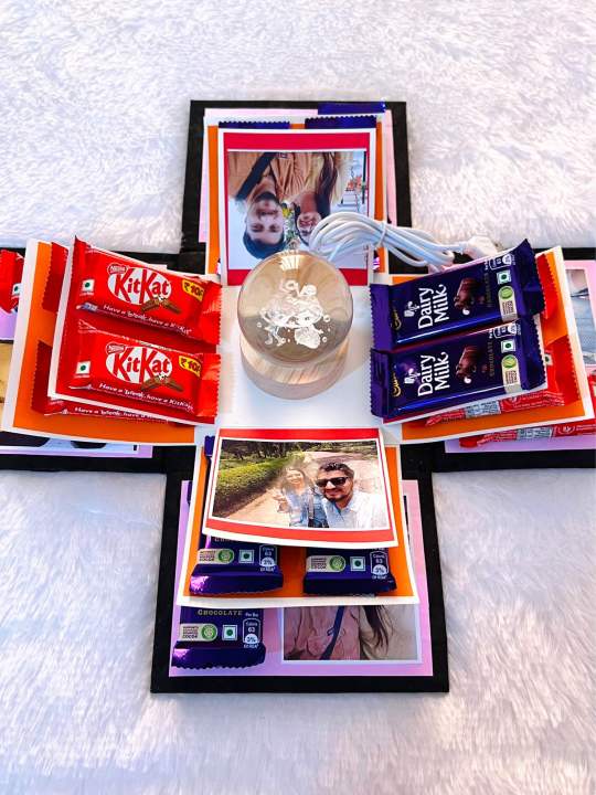 Chocolate%20explosion%20Box%20With%20Crystal%20Ball%20And%20Photos%20-%20Image%203