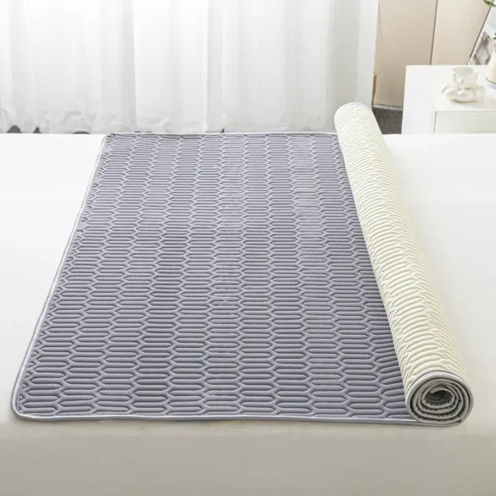 Cooling%20Bed%20Sheet%20Set%20with%20Pillowcases%20Ice%20Silk%20&%20Latex%20Quilted%20Breathable%20Cover%20Solid%20Summer%20Bedding%20Comfort%20&%20Heat%20Resistance%20-%20Image%205