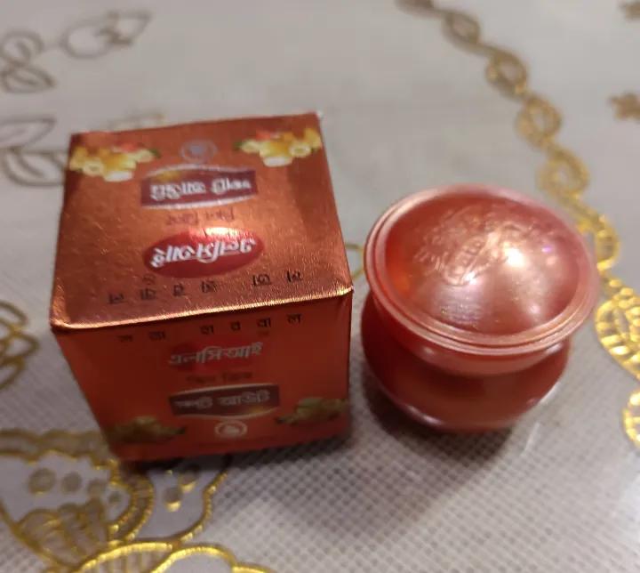 LCI%20Skin%20Cream%20Spot%20Out%20Creamm%2012gm%201pc%20-%20Image%202