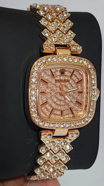 Premium%20quality%20New%20%20Design%20Watch%20for%20Ladies%20-%20Image%203