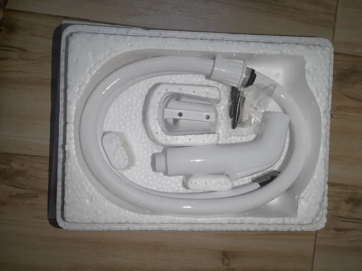 Sonic%20Toilet%20Shower%20with%20pipe,rubber%20washer%20and%20bracket%20-%20Image%205