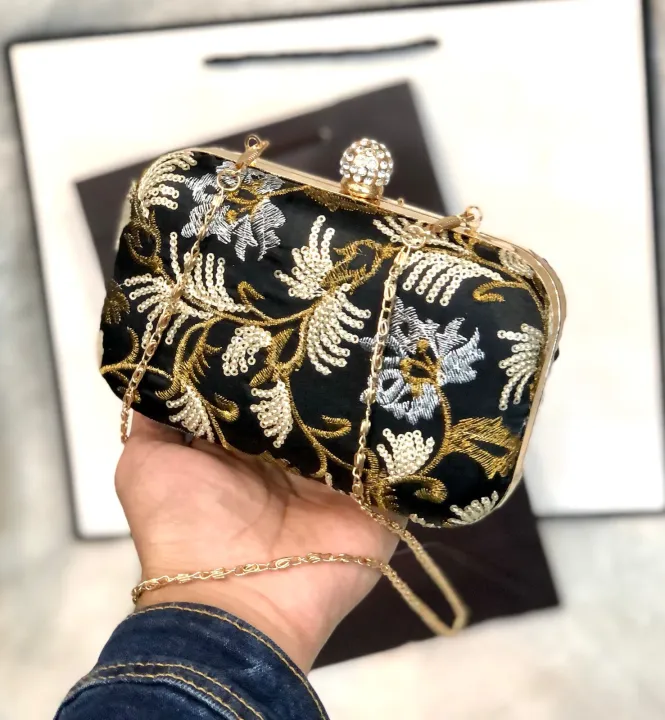 Beautiful%20and%20luxury%20womens%20occasion%20cluch%20with%20full%20of%20embroidery%20-%20Image%204