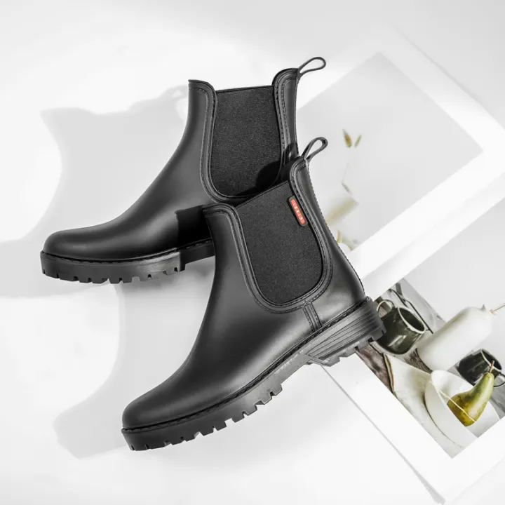 Women's%20short%20tube%20anti%20slip%20rain%20shoes,%20lightweight%20waterproof%20water%20shoes,%20fashionable%20Chelsea%20rain%20boots,%20PVC%20one-time%20moldin%20-%20Image%207