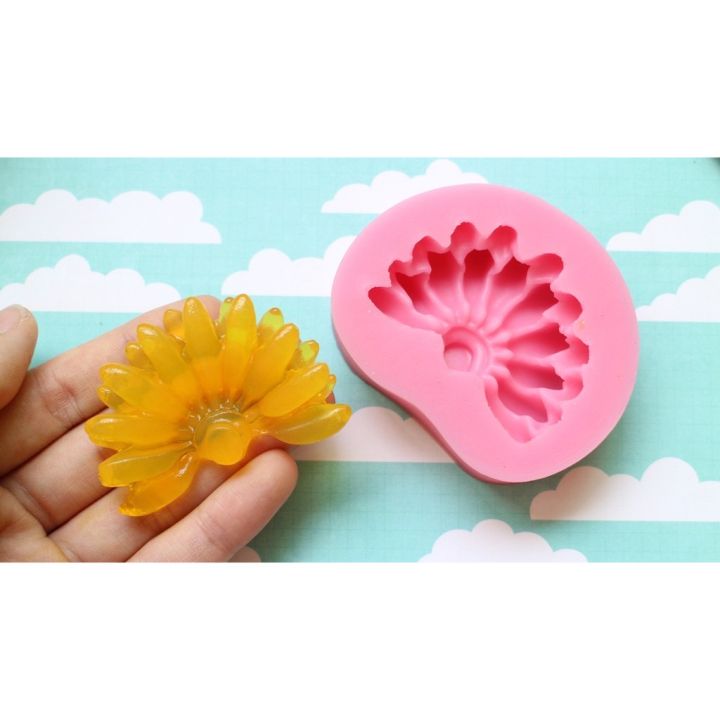 Fondant%20Mold,%20Banana%20Comb,%20Can%20Press%20Floating%20Lotus%20Flowers,%20F-17%20-%20Image%202