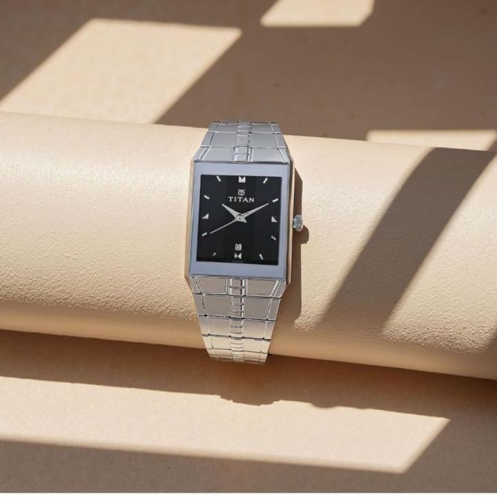 Titan%20Karishma%20Analog%20Black%20Dial%20Men's%20Watch-NM9151SM02%20/%20NL9151SM02%20-%20Image%202