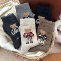 2/5 Pairs of Socks with Random Colors, One Size Fits All, Thickened for Autumn and Winter, Exquisite Socks for Christmas , Cartoon Bear Pattern, Fashionable and Practical, Great Holiday Items.