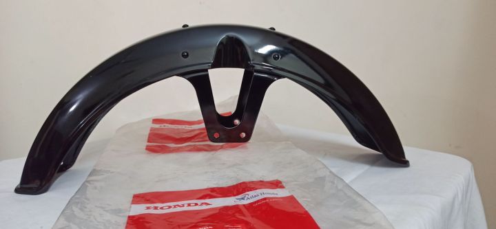 FRONT FENDER BLACK METAL CD DREAM (ORIGINAL)