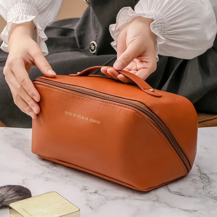Cosmetics%20Storage%20Bag,%20Large%20Capacity,%20Portable,%20Ins,%20High-end,%20Internet%20Famous,%20New%20Travel%20Cosmetics,%20Toiletries%20Storage%20Bag%20-%20Image%204