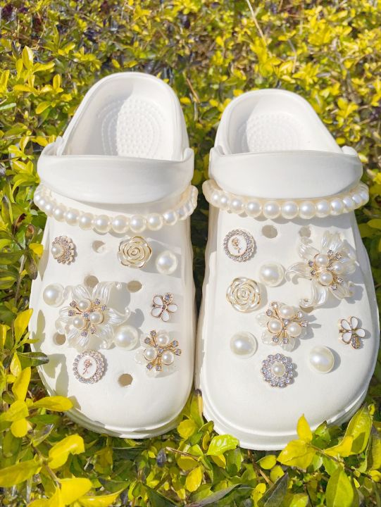 20%20white%20camellias,%20ABS%20pearl%20chain%20DIY%20detachable%20shoe%20accessories,%20suitable%20for%20women%20sandals,%20slippers,%20beach%20bag%20multi-funct%20-%20Image%202