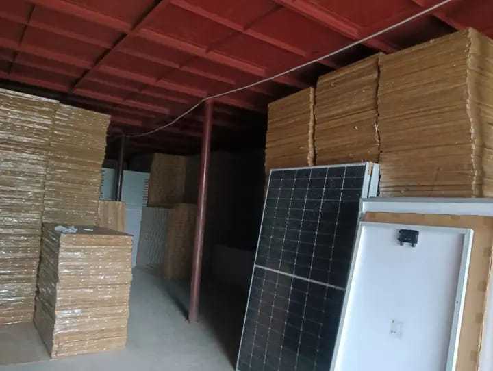 Longi%20550-Watt%20Solar%20Panel%20-%20Image%203