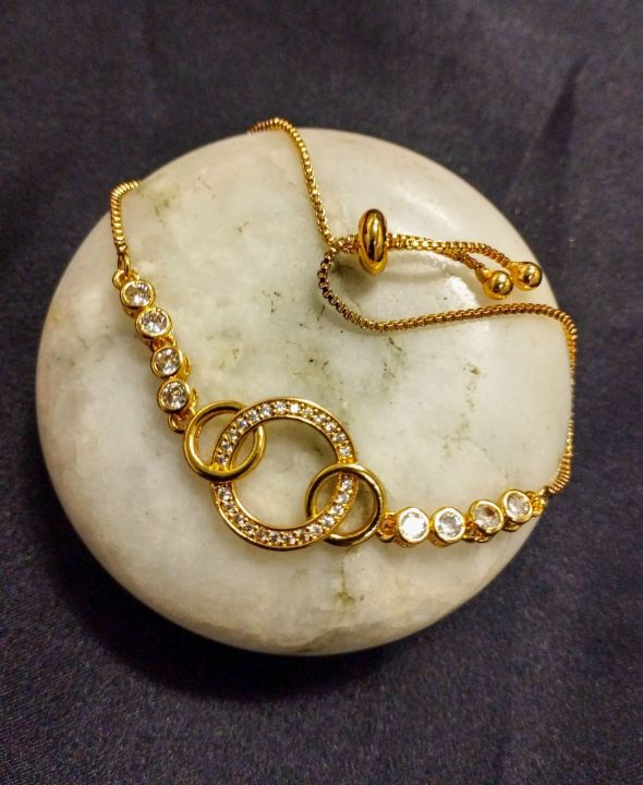 Trendy%20Golden%20Chain%20Bracelet%20%7C%20SNZ%20Fashion%20-%20Image%204