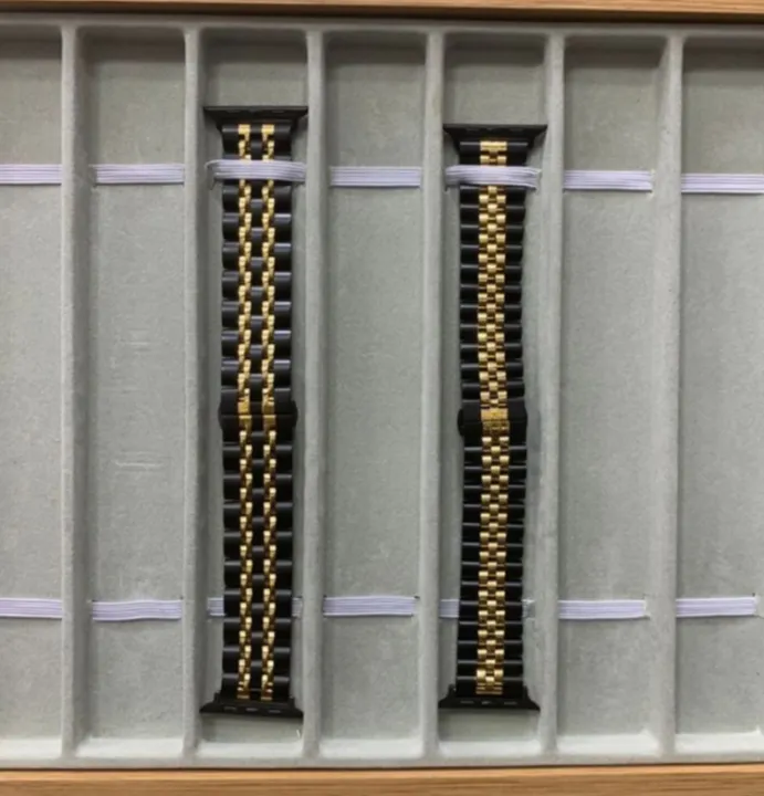 Smart%20Watch%20Chain%20Strap%20(Metal%20Link%20Bands)%20Fancy%20Chain%20Strap%20for%20Smartwatch%2049mm%2045mm%2044mm%2042mm%20Compatible%20with%20Ultra%20iWatch%20apple%20watch%20-%20stainless%20steel%20-%205-link%20brushed%20&%20polished%20finish%20-%20Unisex%20-%20-%20Image%204