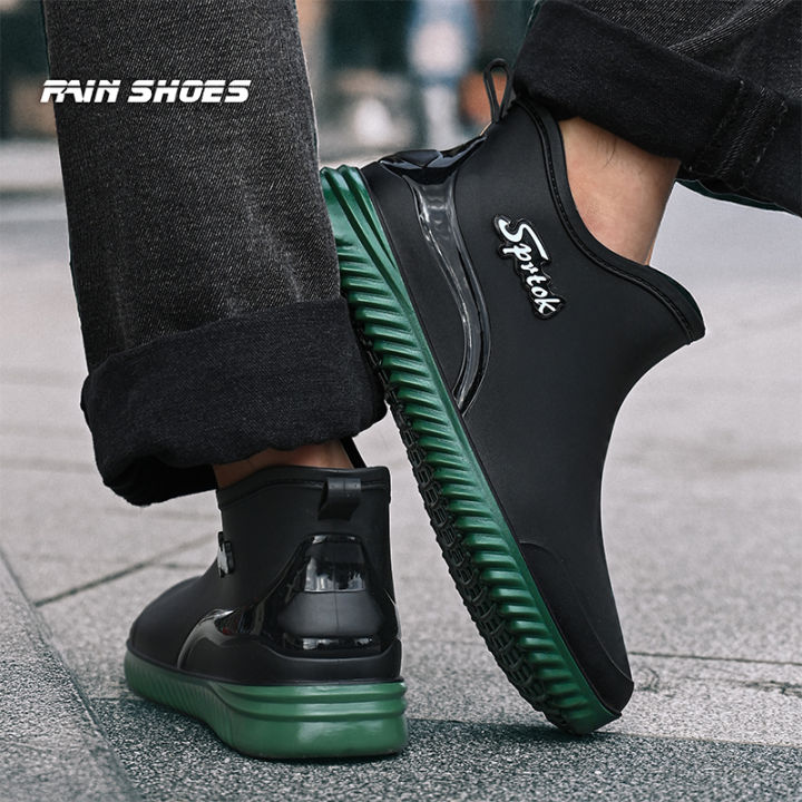 Fashionable%20Adult%20Short%20Rain%20Boots%20Waterproof%20Ankle%20Shoes%20Anti-Slip%20Durable%20%20Footwear%20For%20Men%20Women%20Suitable%20for%20Rainy%20Day%20-%20Image%205