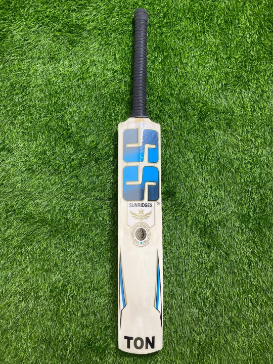 SS%20TON%20Sunridges%20Vintage%20Classic%20English%20Willow%20Cricket%20Bat%20%E2%80%93%20High%20Performance%20Bat%20with%20Thick%20Edges%20&%20Sleek%20Design%20%E2%80%93%20Suitable%20for%20Leather%20Ball%20Play%20-%20Image%205