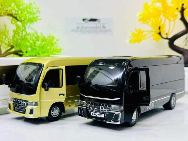1:24%20Toyota%20Coaster%20Die%20Cast%20Bus.%20-%20Image%207