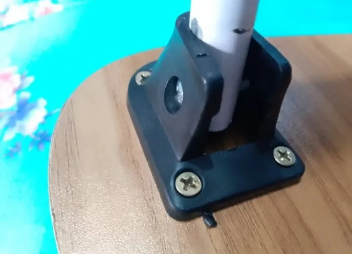 Connector/Leg%20Brackets%20of%20Portable%20and%20Foldable%20Laptop%20Table%20-%20Image%205