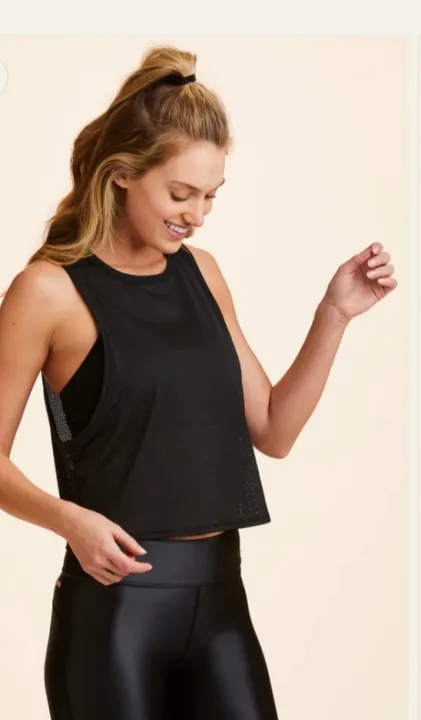 Women%20Fishnet%20MESH%20Tank%20Tops%20Lightweight%20Cropped%20Gym%20T-Shirt%20Ladies%20Casual%20Wear%20Sleeveless%20Summer%20Vest%20-%20Image%204