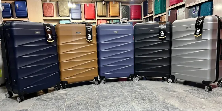 Pigeon%203-Piece%20Trolly%20suitcase%20Set%20(20/24/28)%20Hardside%20Spinner%20Wheel%20Luggage%20-%20Image%205