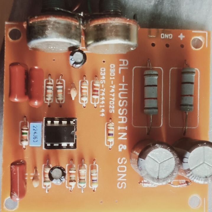 amplifire bass booster kit for woofer 25+25 or 12+12 volts, using a woofer 12 inches and apmplifire kit 5200 pair & 1047 pair with wonder full filterstion all kits sub woofers 2.1 chanal