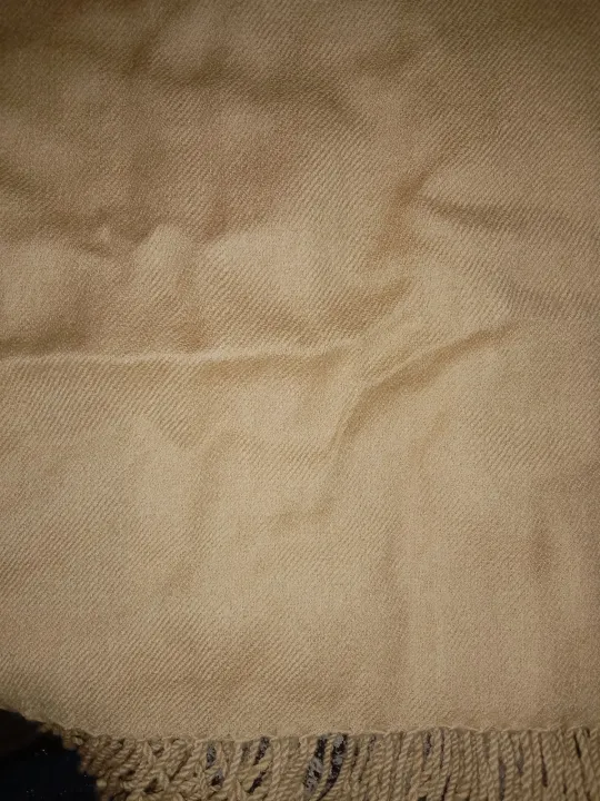 Beautiful%20Kashmiri%20Wool%20Stoles%20Handcrafted%20Woolen%20Shawls%20for%20Women%20Warm%20And%20Stylish%20Fashion%20Accessories%20-%20Image%203